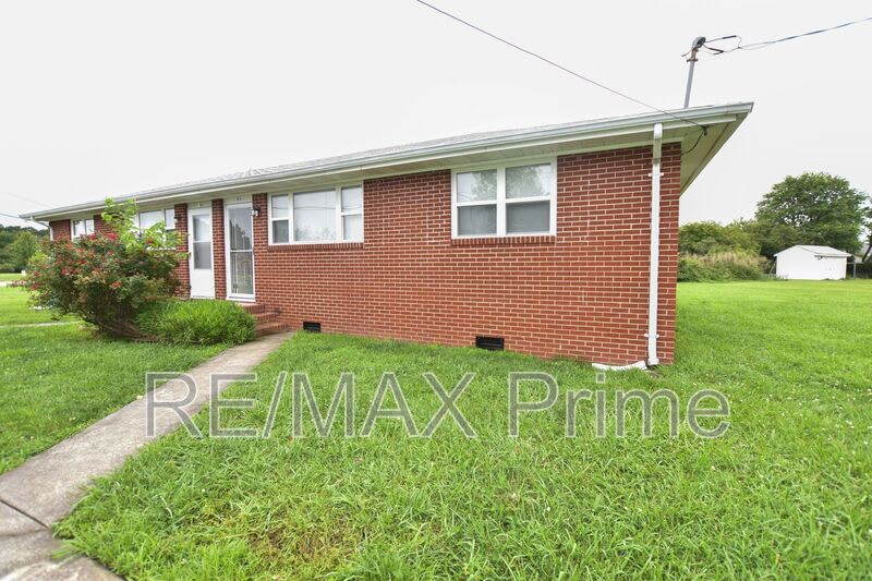 936 & 938 Schumann Dr.