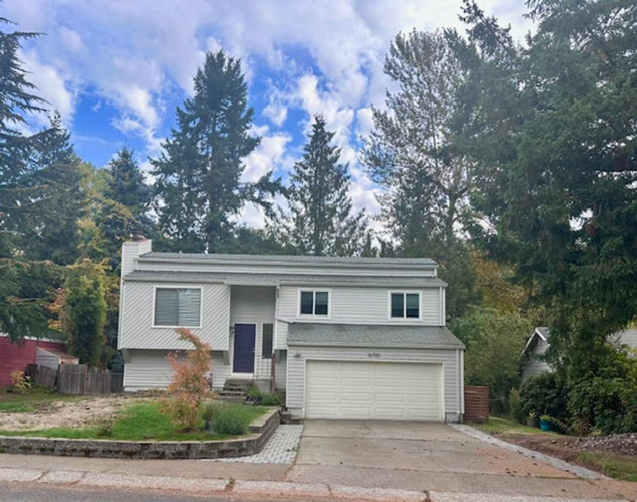 4 bedroom home - Fenced backyard