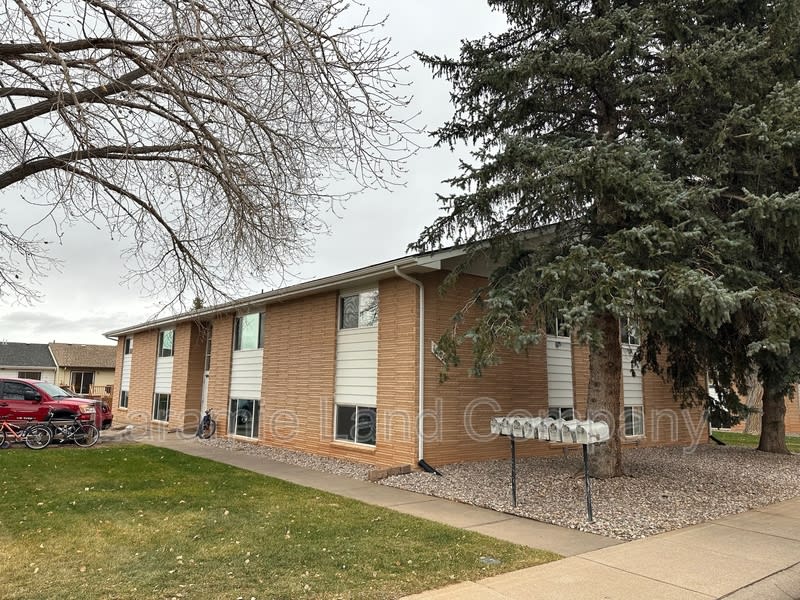 1609 East Baker Street - 3