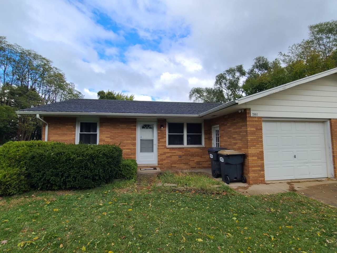 2195 W. Glenlord Rd.