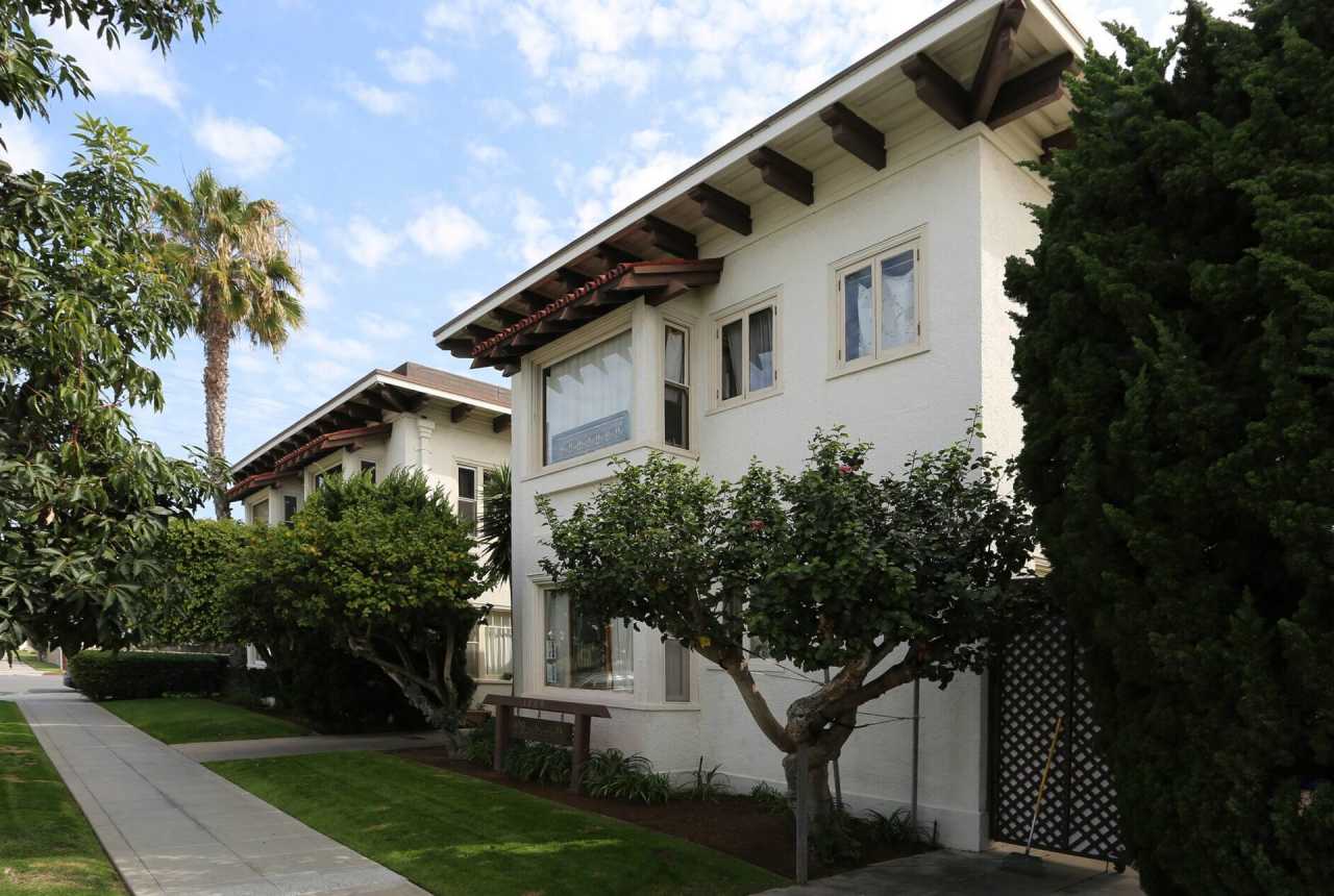 Upstairs One Bedroom Unit Available for Long Term Rent in Coronado!