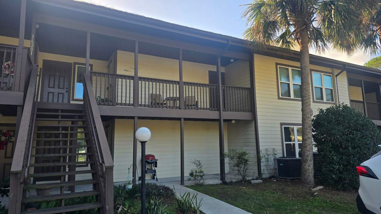 3 bedroom 2 bath 2nd floor condo
