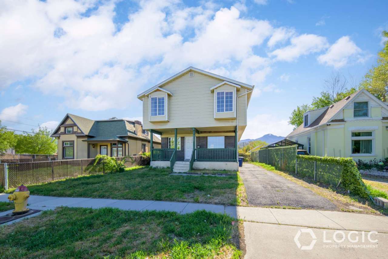 Great Family Home in Excellent Sugar House Location!
