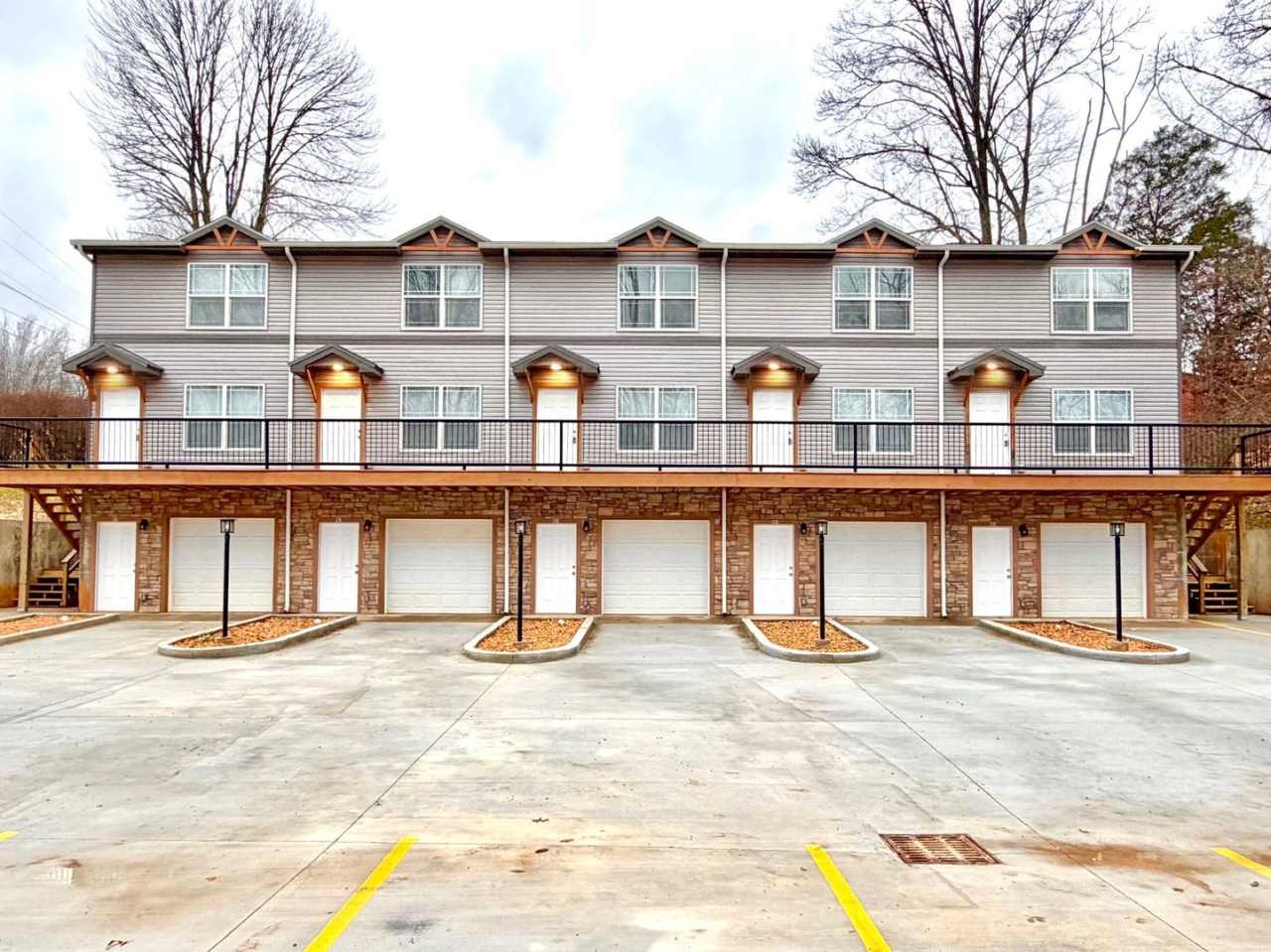 511 Glenstone Springs Dr Apartments