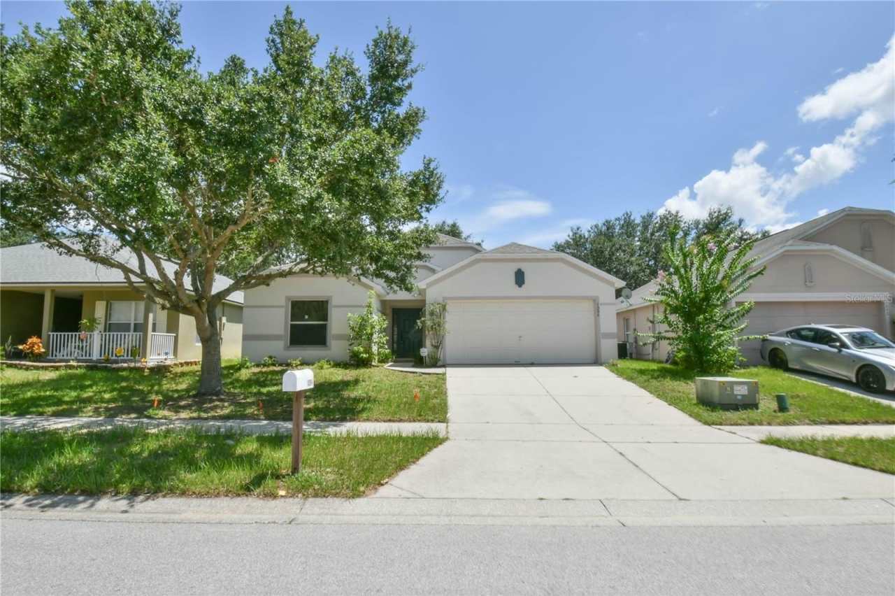 1094 BLUEGRASS DRIVE