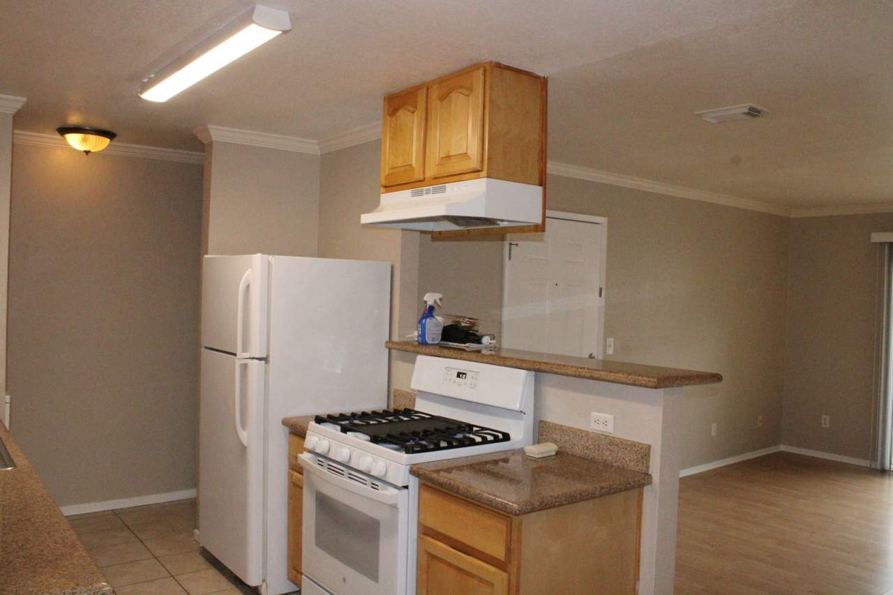Updated, Upstairs 2 Bedroom, 2 Bathroom Condo in Pittsburg.
