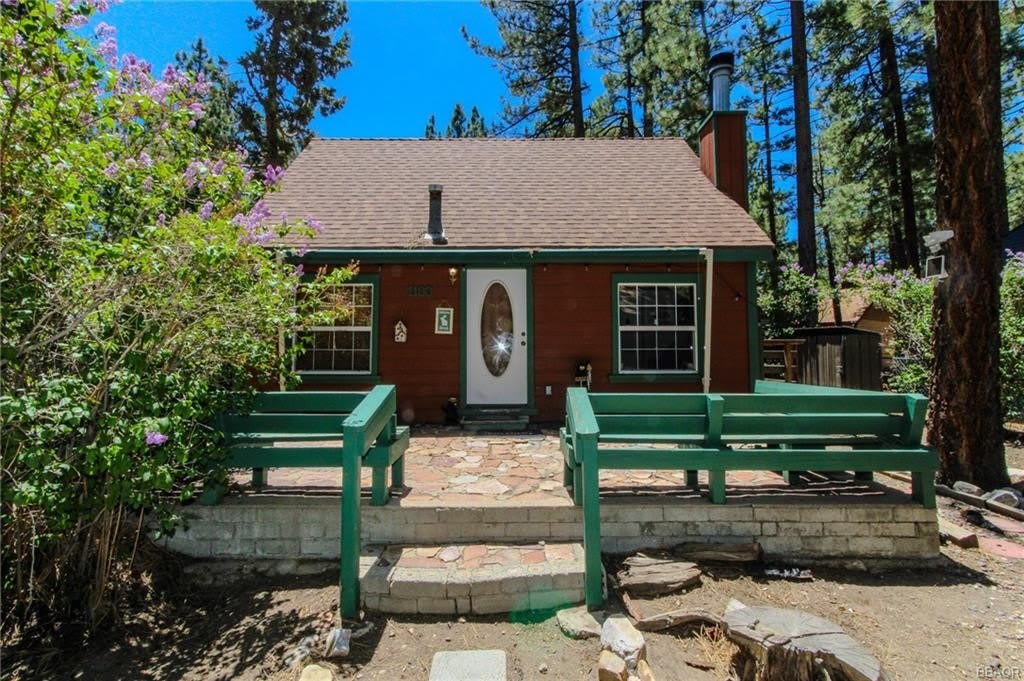 1100 West Sherwood Boulevard