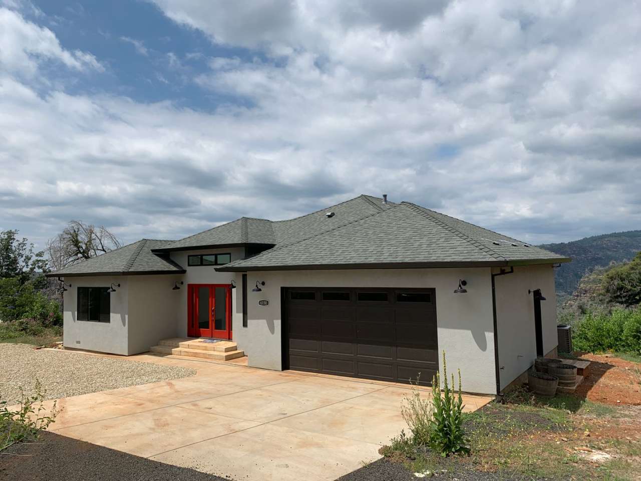 Breathtaking Paradise Retreat: Modern Home with Stunning Canyon Views and Next to Billie Park!