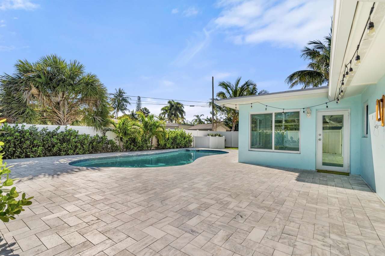 2640 NE 18th Terrace