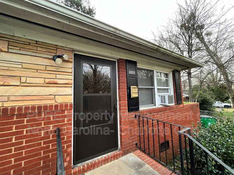 6001 Ingleside Drive