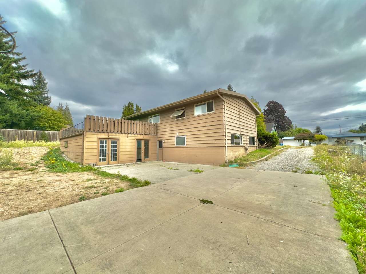 2,510 Sq Ft | 5 Bedroom · 3 Bathroom – W/D, Terrace, Garage  Extra Space