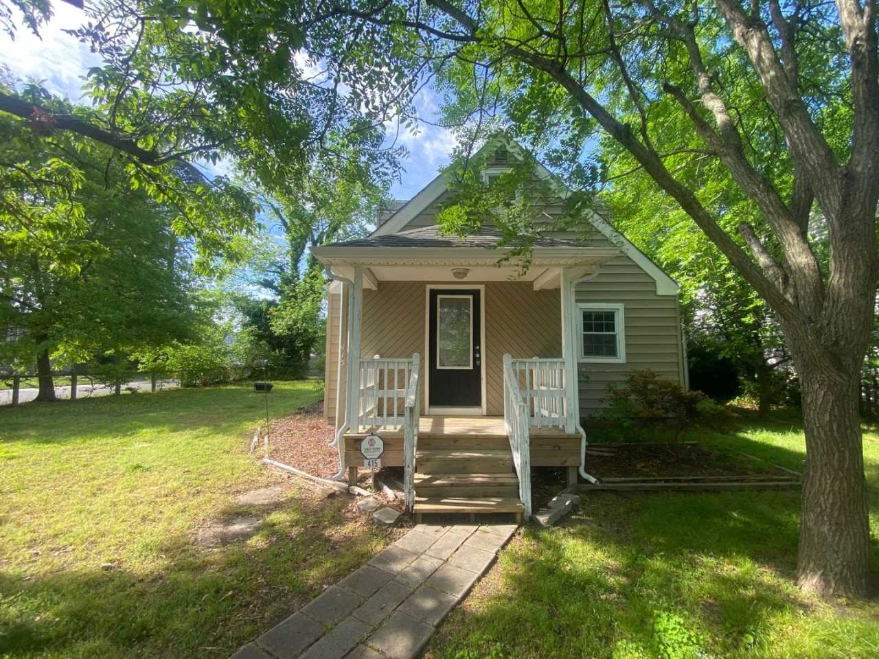 Welcome to this adorable home in Norfolk "ASK ABOUT OUR ZERO DEPOSIT"