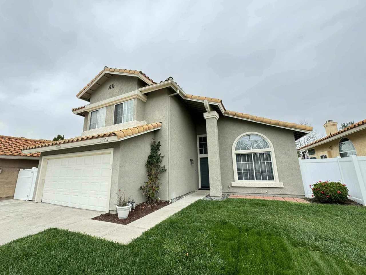 Temecula 3 Bedroom Home with SOLAR! Pets OK!