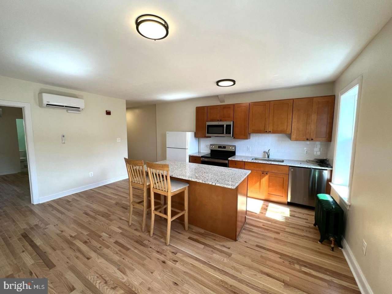 1431 W GIRARD AVENUE