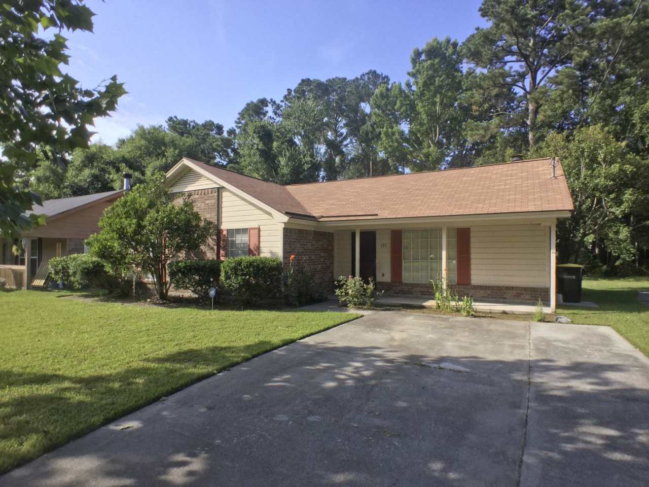 ***Coming Soon***Updated Three Bedroom Home on Cul-de-sac Near Coffee Bluff