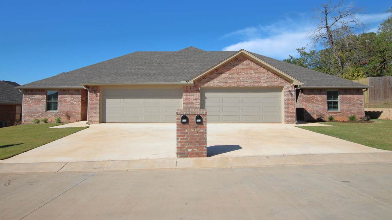 Beautiful 3 Bedroom 2 Bathroom Townhouse in South Tyler!
