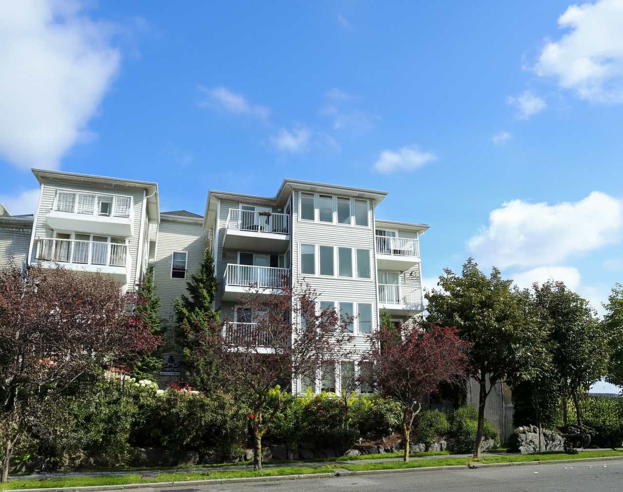 Courtyard Apartments Ballard