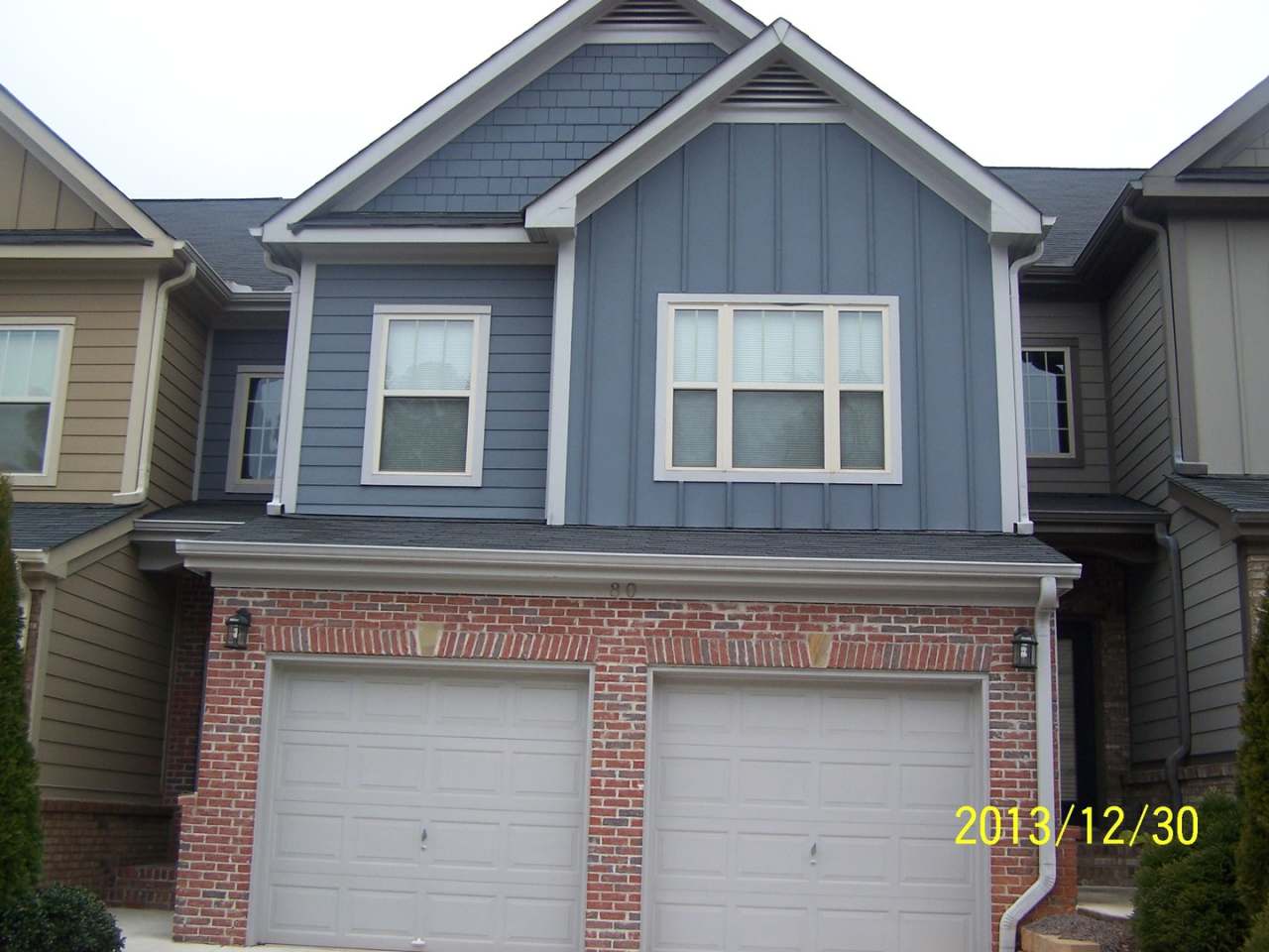 TOWN HOME IN GATED COMMUNITY WITH POOL!