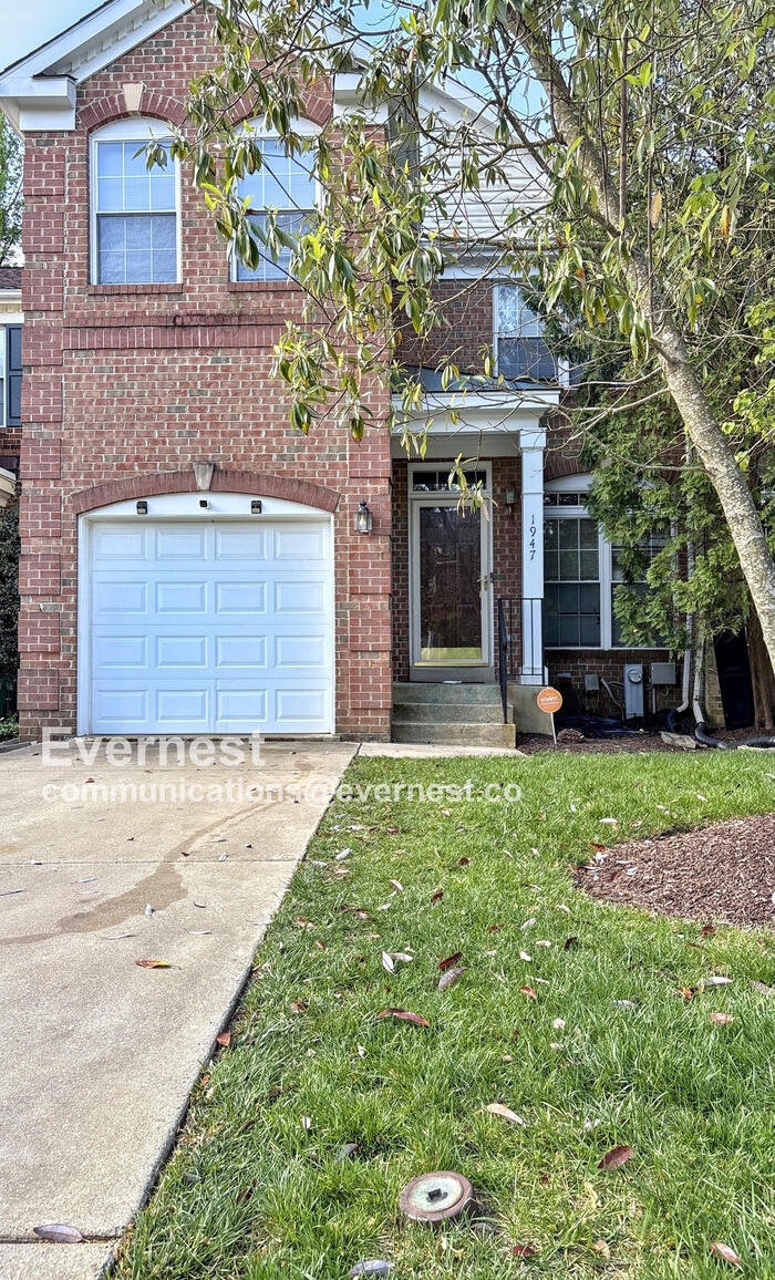 1947 Woodshade Court