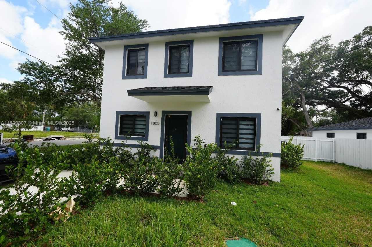 1805 NW 112th St