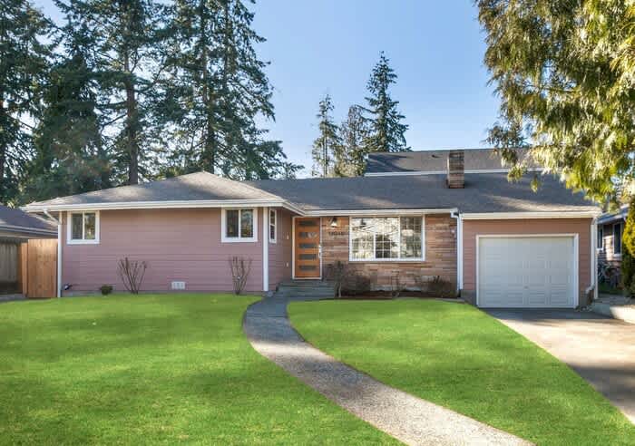 12049 Roosevelt Way Northeast