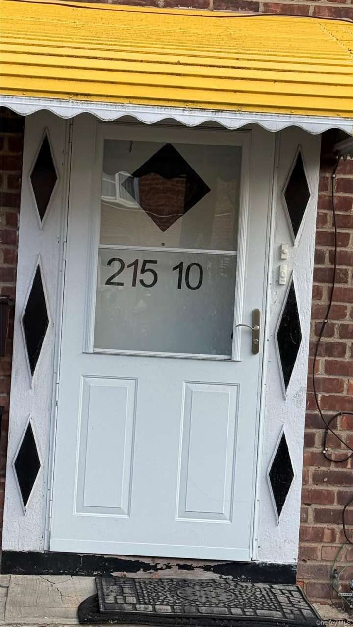 215-10 Hillside Avenue unit: 1St Floor