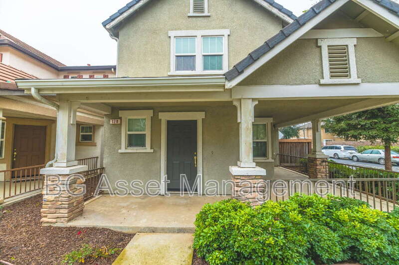 128 Kingfisher Street