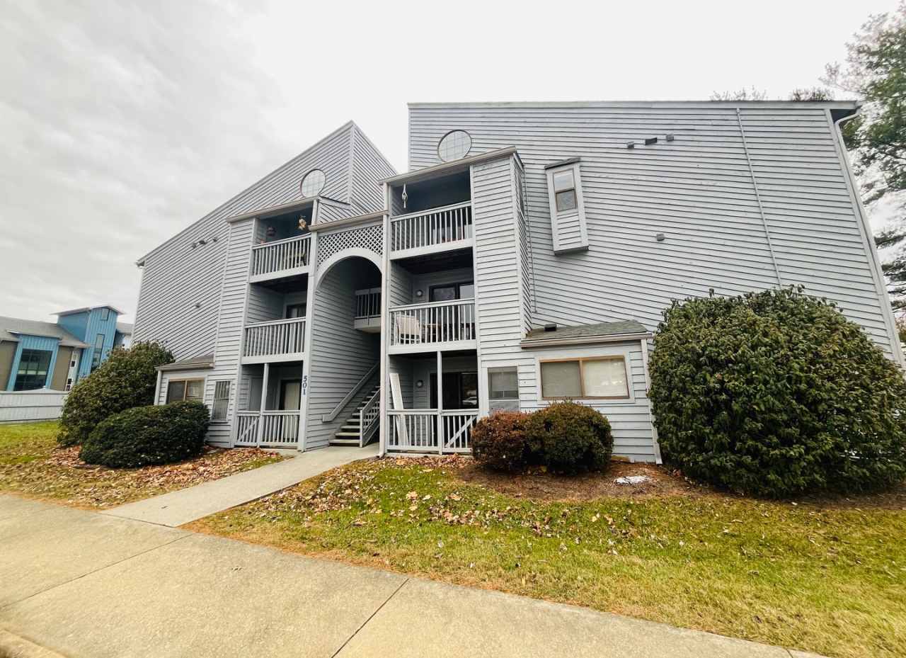 Efficiency 1 Bathroom Condo