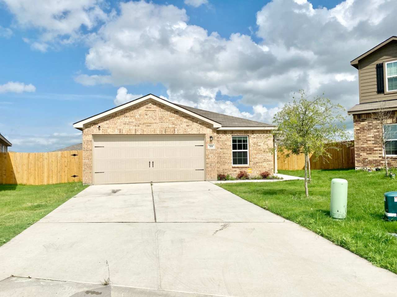 701 Yearwood Ln Jarrell, TX 76537