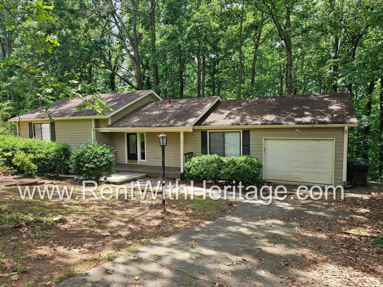 Gorgeous 4bd / 2.5 in Popular Arbor Station / One Level Home w/ Partial Finished Basement/ Chapel Hill Middle / Chapel Hill High