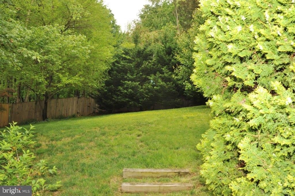 6902 STONEYBROOKE Lane