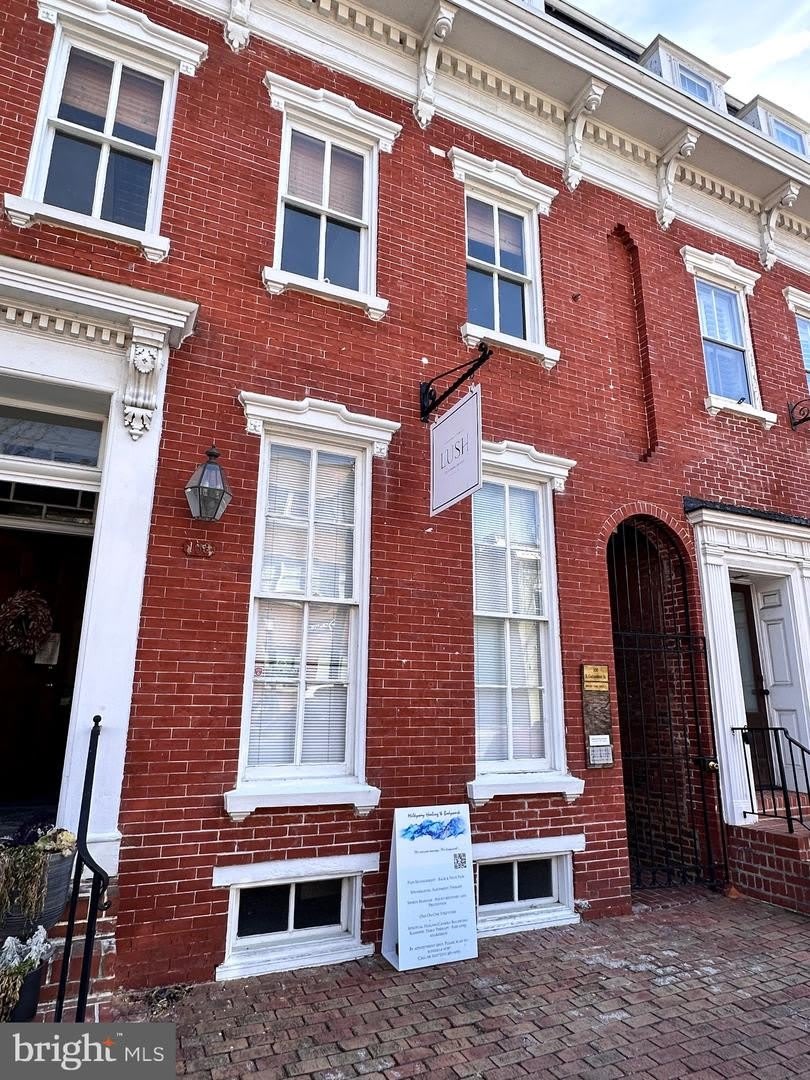 108 COLUMBUS ST S #200