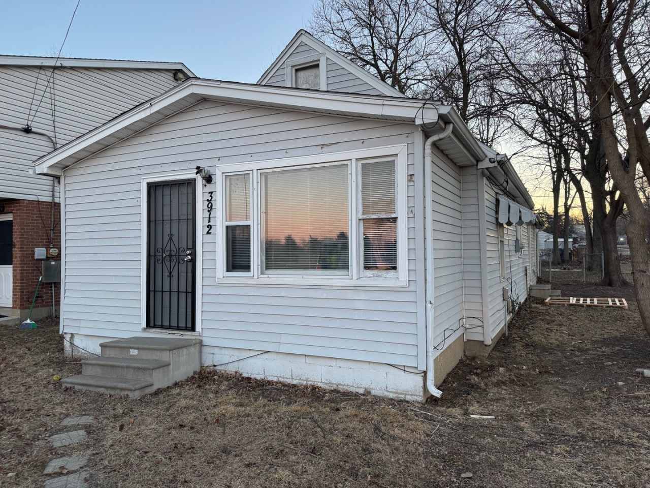 House 2BR/2BA