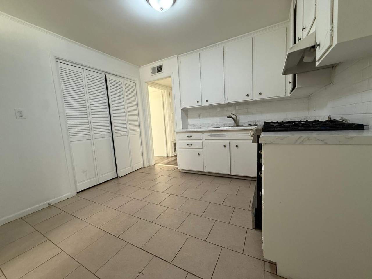 FOR RENT – AVAILABLE NOW