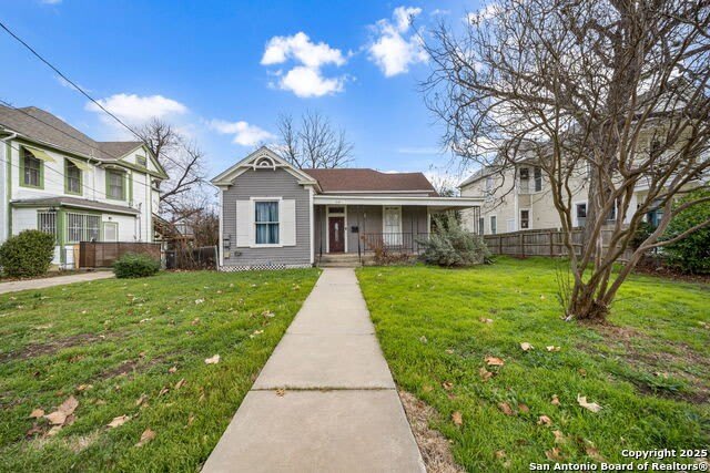 718 N Pine