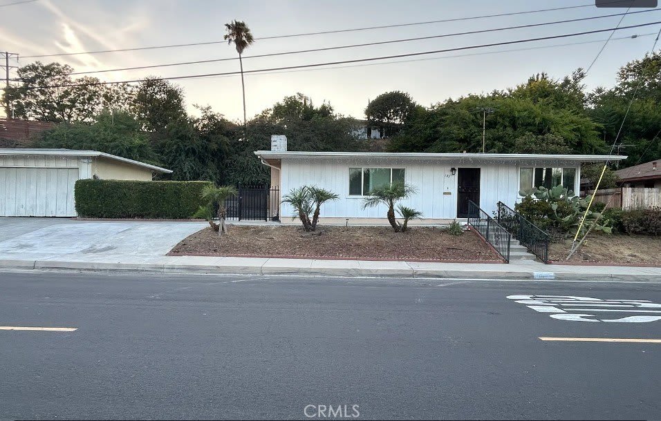 183 W El Repetto Drive