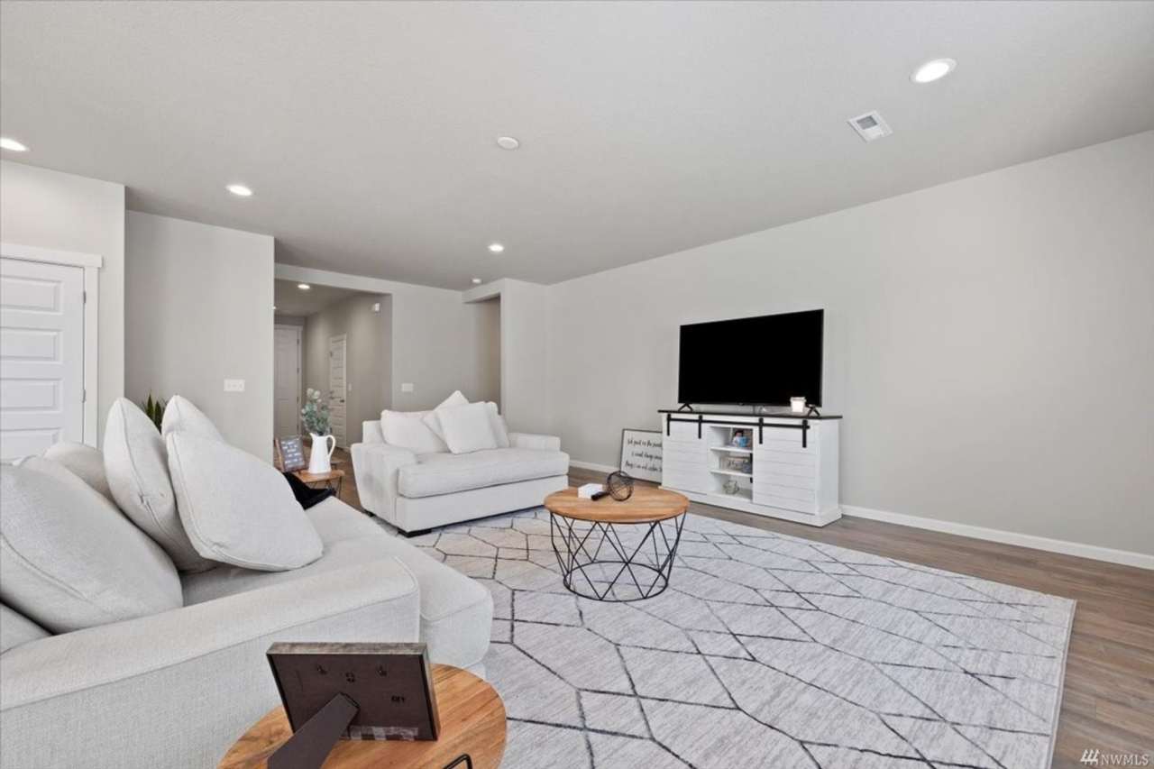 3 bedroom, 2 bath house with garage