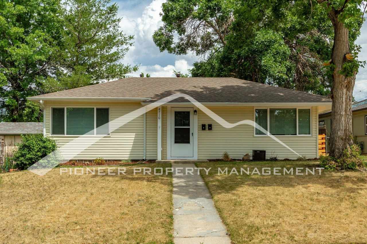 Cozy Home with Washer/Dryer and Fenced Yard