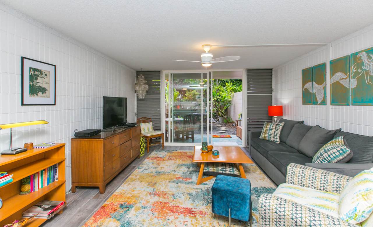 GROUND FLOOR FURNISHED 1/1 CONDO, 1 parking Avail 01.28.26