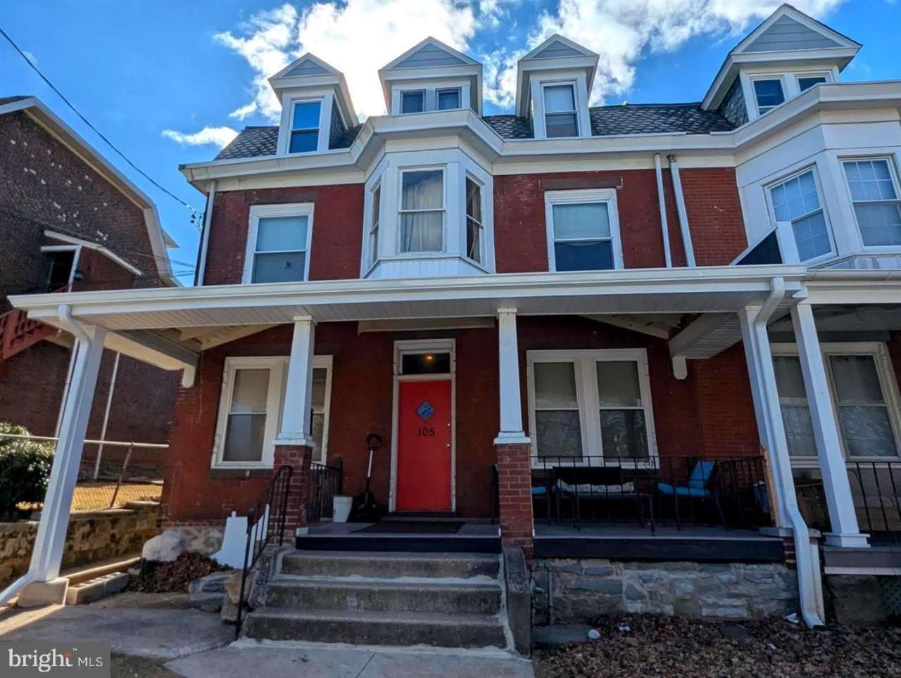 105 W 3RD Avenue unit: 2