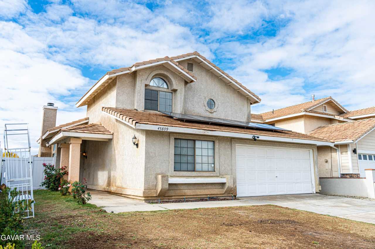 45809 E Evelyn Court