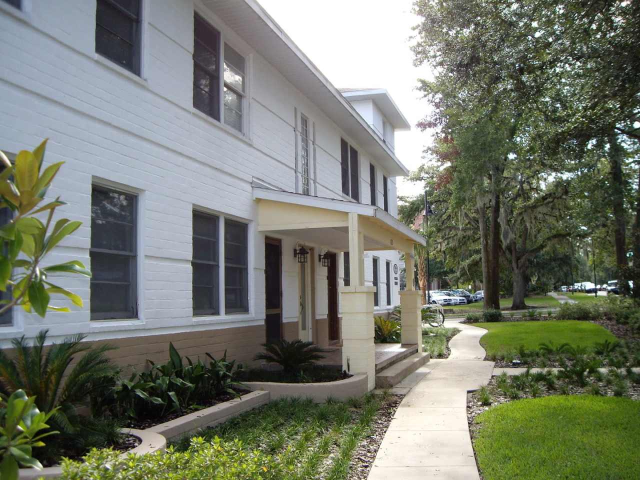 Bella Vista F - Perfect 1 Bedroom, 1 Bathroom Apartment in Sorority Row