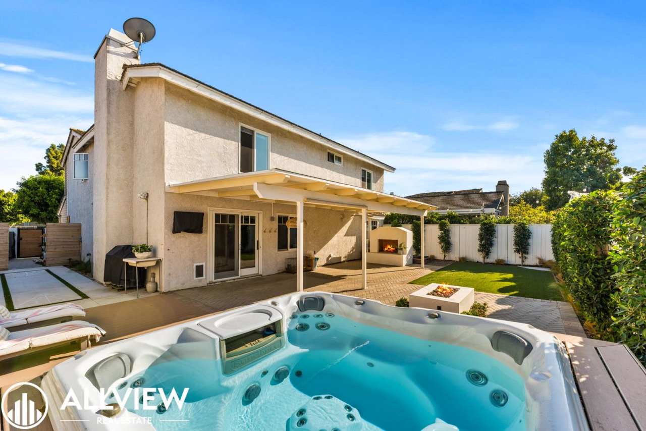 Remodeled 5-Bedroom Irvine Retreat with Loft and Resort-Inspired Outdoor Living