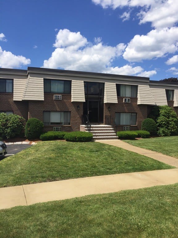 1 Hallmark Gardens unit: 1