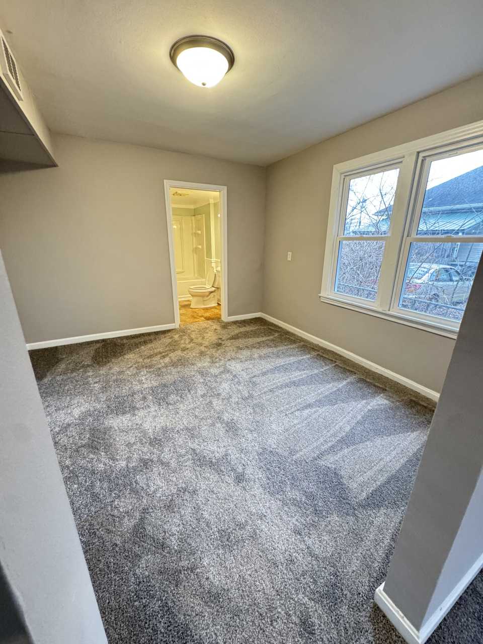 1237 East Riverside Drive