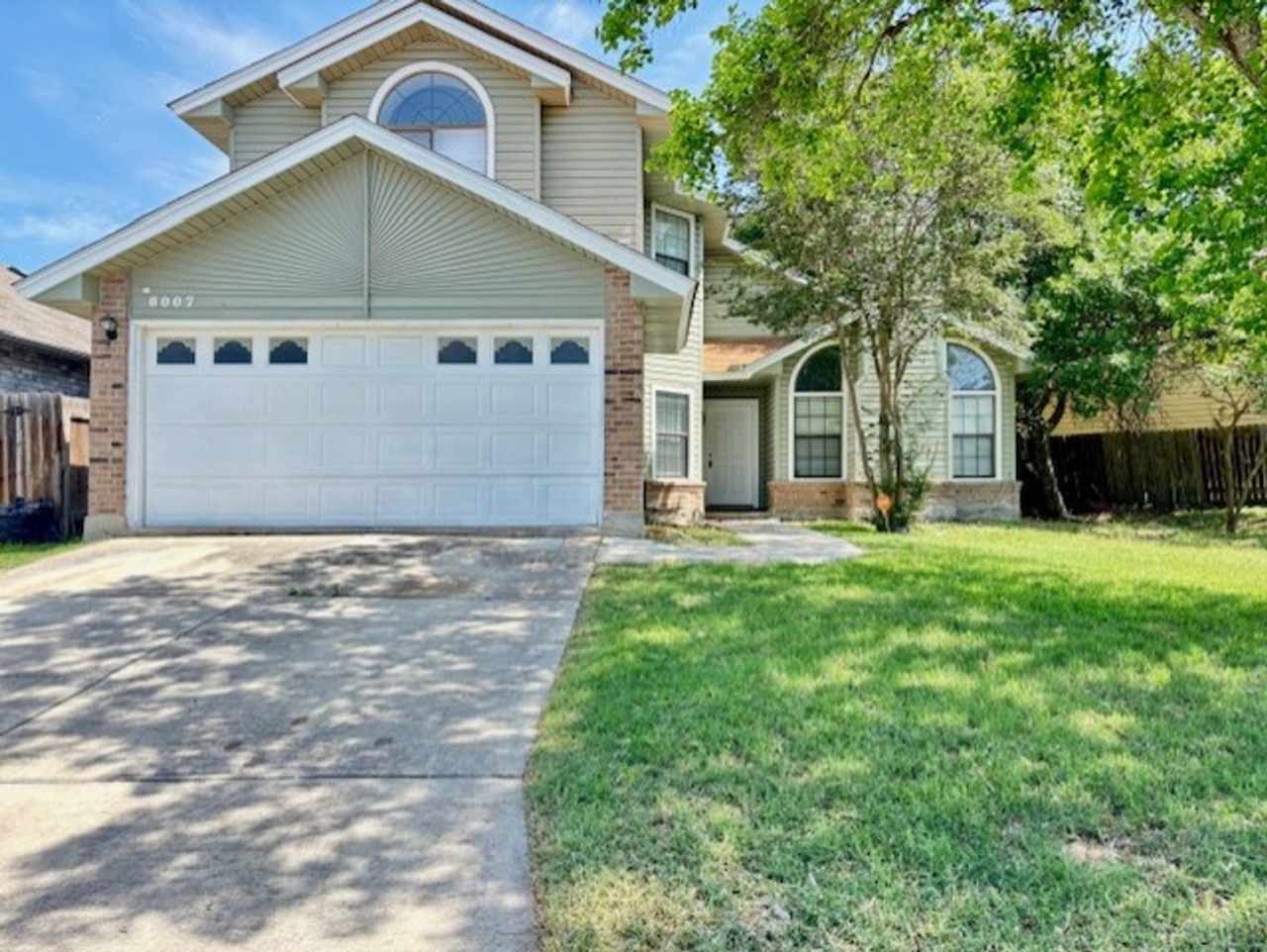 Updated Single Family Home with community Pool/Playground