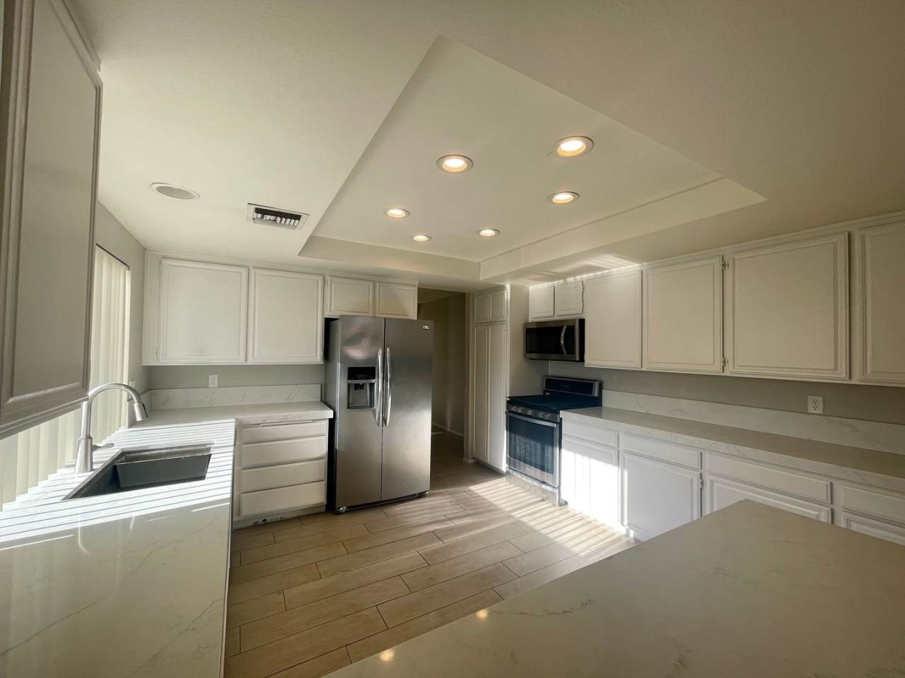 AVAILABLE NOW! 3 Bedroom 3 Bath Home in Rancho Mirage!