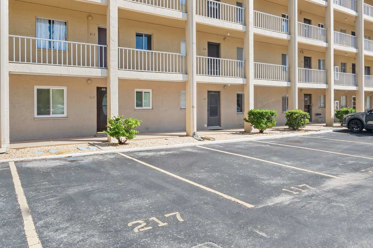 Charming 2-Bed, 1-Bath Condo in 55+ Bayshore on the Lake Community