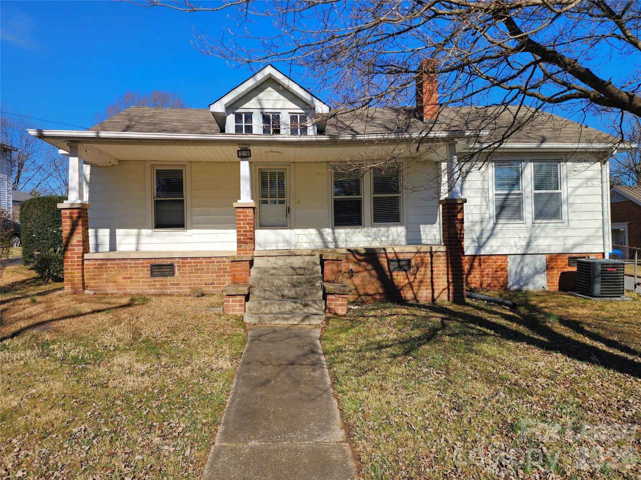 29 Willowbrook Drive NW