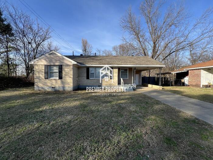 3002 Cromwell Avenue